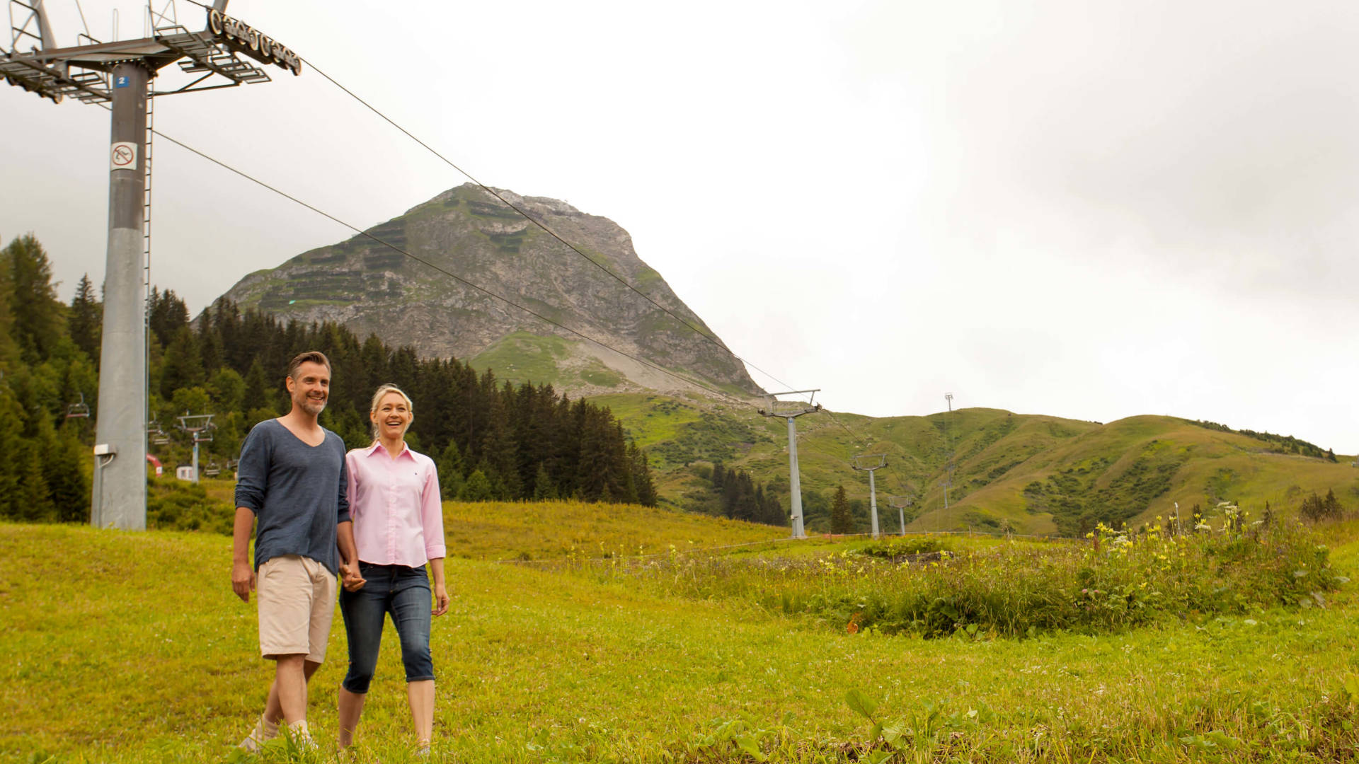 Romantisch Wandern in Vorarlberg im Sommer